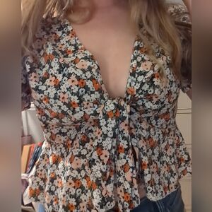 SHEIN Floral Blouse - Green, White, and Orange Size Large (8-10)